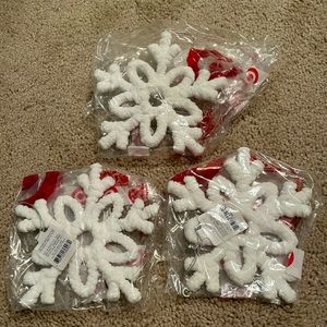 Set of three soft snowflake ornaments - NWT - still wrapped